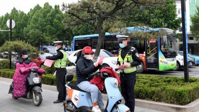 上路有“5不能”新要求别被罚了才知道九游会网站2025年2月起执行电动车(图3)