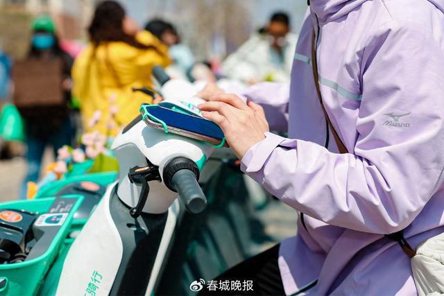 支架”再升级提升昆明用户骑游体验J9国际集团滴滴青桔电单车“手机(图1)